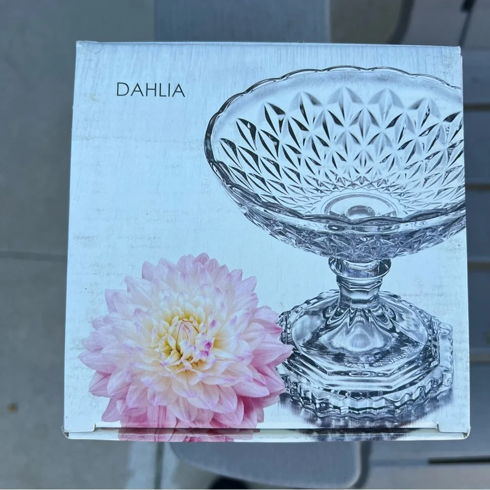 NIB Soga Contemporary Clear Glass Dahlia Footed Fruit & Candy Bowl Holiday Party